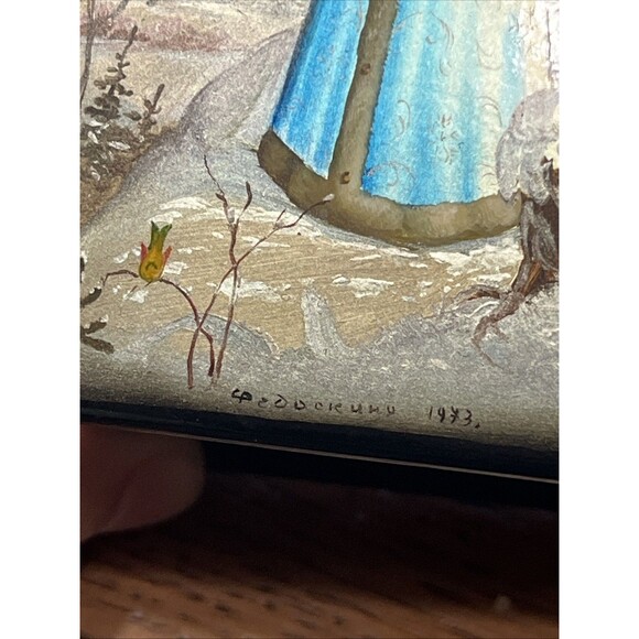 Vtg 1973 USSR Hand Painted Snegurochka  Snow Maiden Winter Lacquer Box Signed - Picture 2 of 11